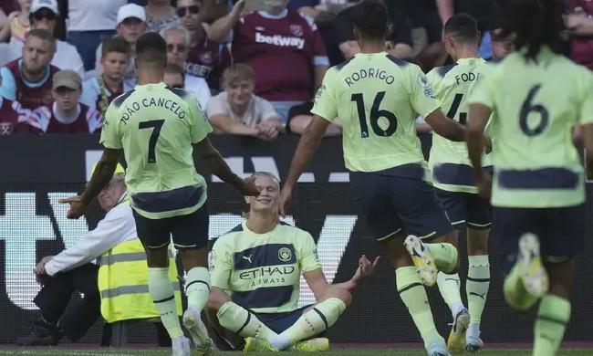 掘金约基奇三双末节爆发（约基奇轰三双 末节带领掘金爆发）