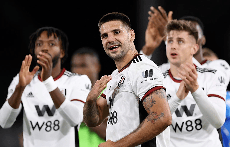 天空体育：曼联可能会考虑听取对霍伊伦的报价（天空体育：曼联可能对霍伊伦的报价持开放态度）