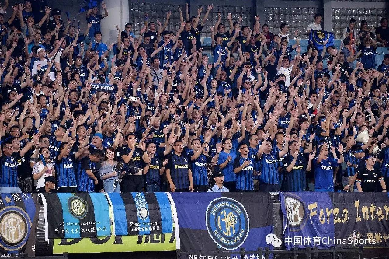 11球，巴萨是欧冠改制以来打入乌龙球最多的球队（巴萨欧冠改制后乌龙球达11个，居各队之最）