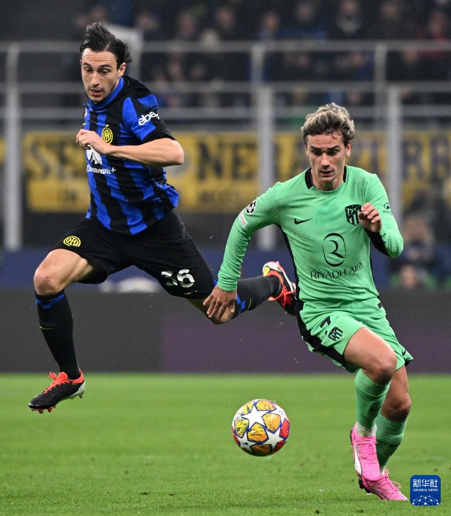 舍甫琴科：AC米兰本赛季有能力问鼎意甲，莱奥还有提升空间（舍甫琴科看好AC米兰问鼎本季意甲：莱奥仍有进步空间）