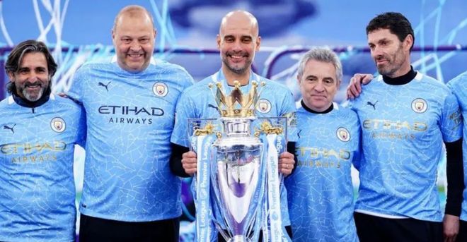 卡拉格：利物浦必须冬窗购买一名中后卫，队内储备已岌岌可危（卡拉格：利物浦冬窗必须补强中卫，后防人手告急）